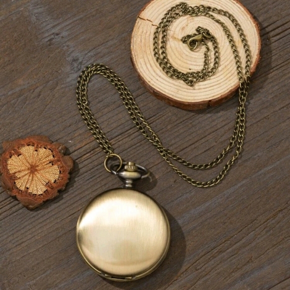 New Minimalist Round Pointer Quartz Pocket Watch for Men/Women - Picture 3 of 5